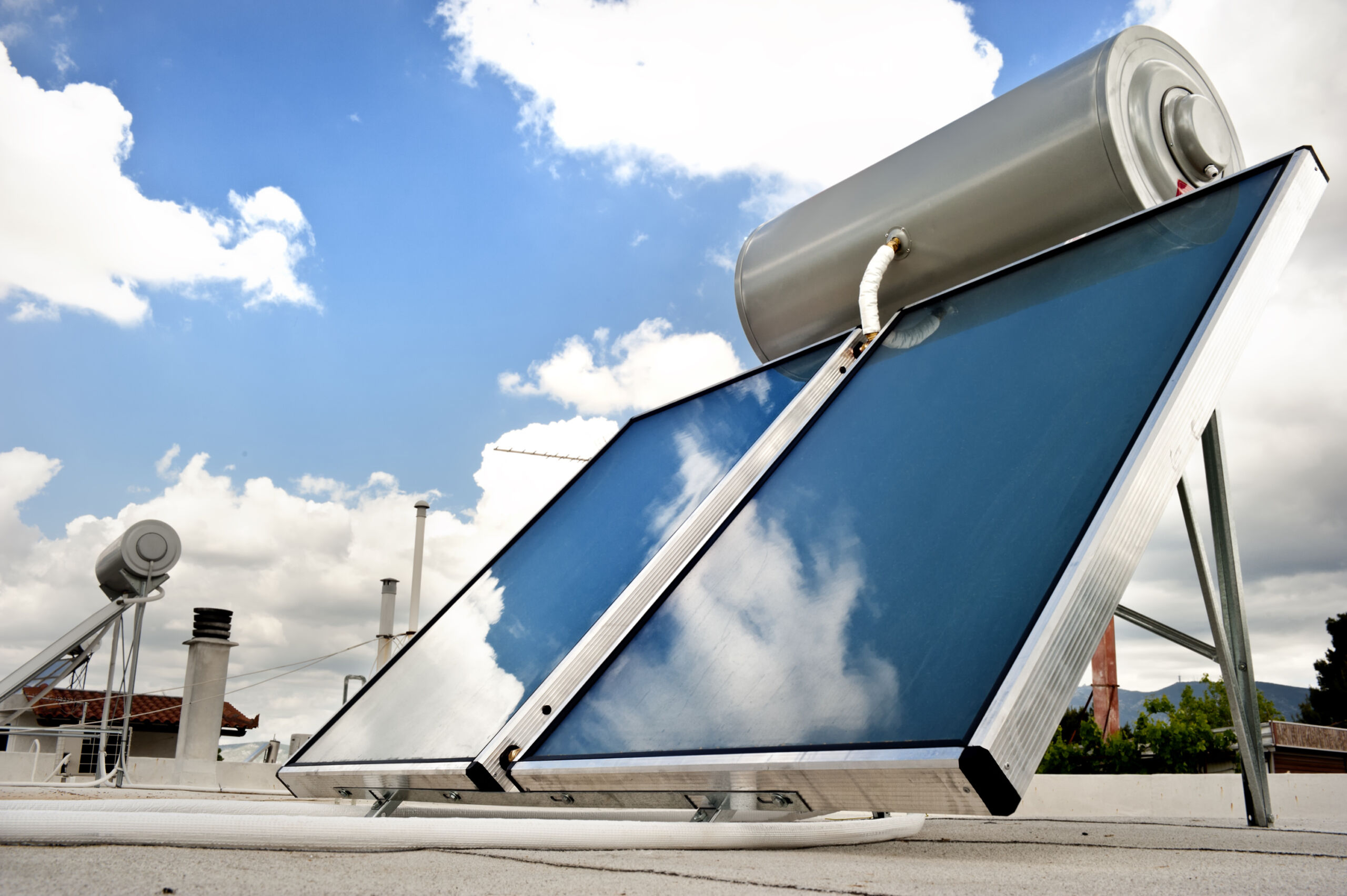 Solar heater for green energy Ηλιακός Θερμοσίφωνας